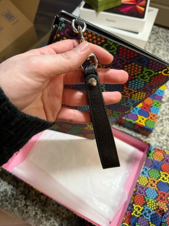 Gucci Multicolor GG Supreme Wristlet Pouch - Picture 4 of 7